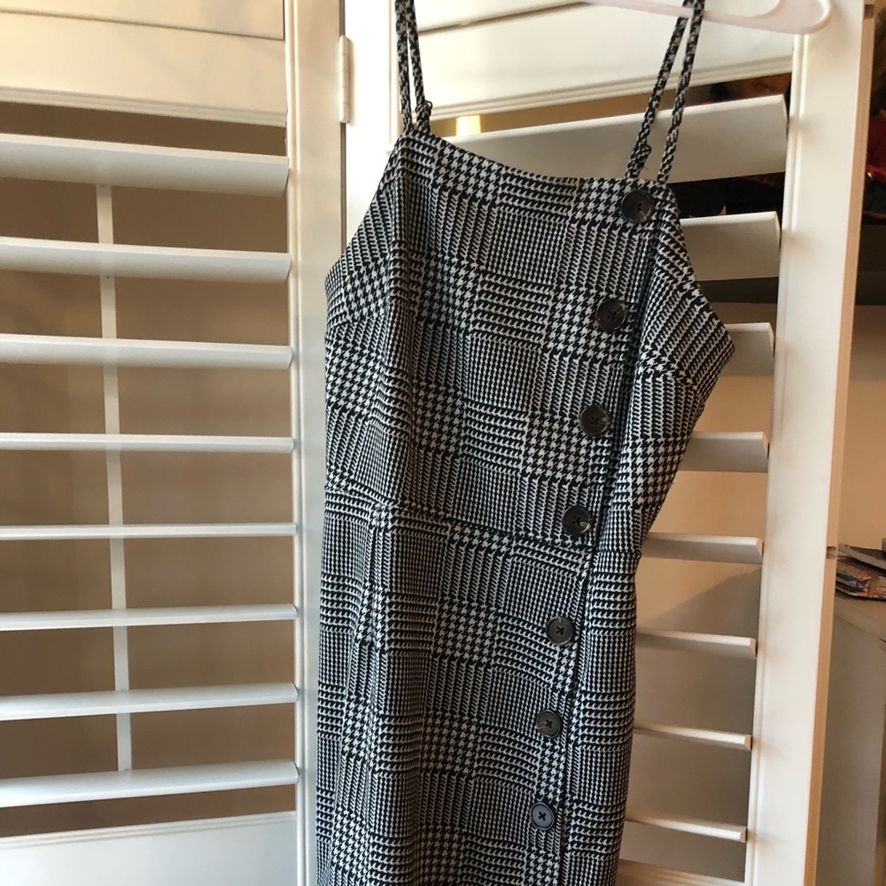 Cute cozy black and white dress!